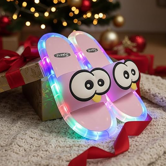👣👣Cute slippers with cartoon motifs that glow